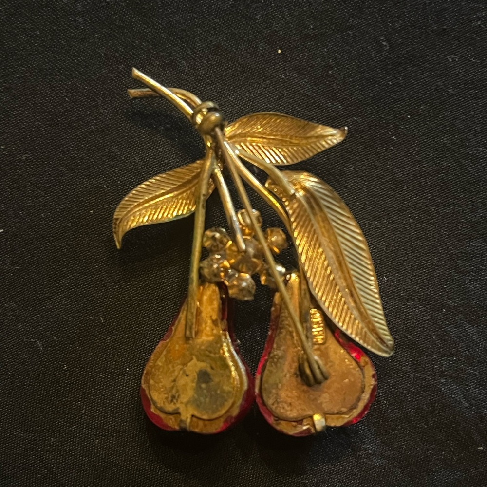 Vintage Red Glossy Pear Austrian Fruit Brooch with Red Rhinestones - Picture 3 of 7